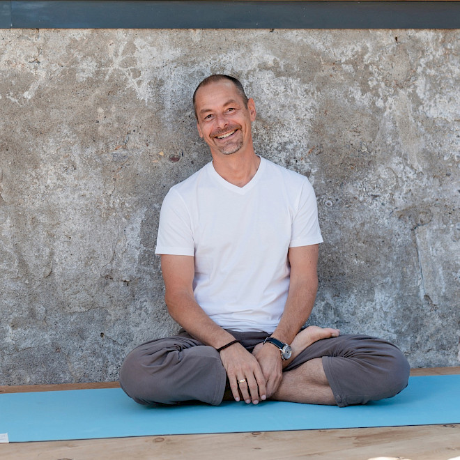 Yoga Meets Osteopathie mit Timo Wahl - Sa, 18. April